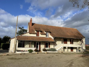 Maison spacieuse avec jardin clos, piscine privative et sauna, proche centre de Saint-Pourçain - FR-1-489-60